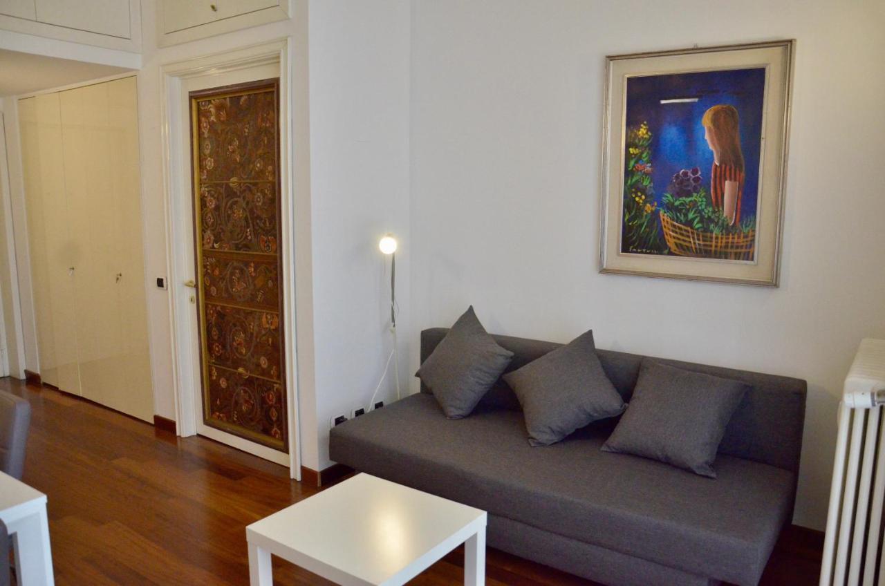 New Renovated Apartment With Balcony Porta Romana Milán Exterior foto