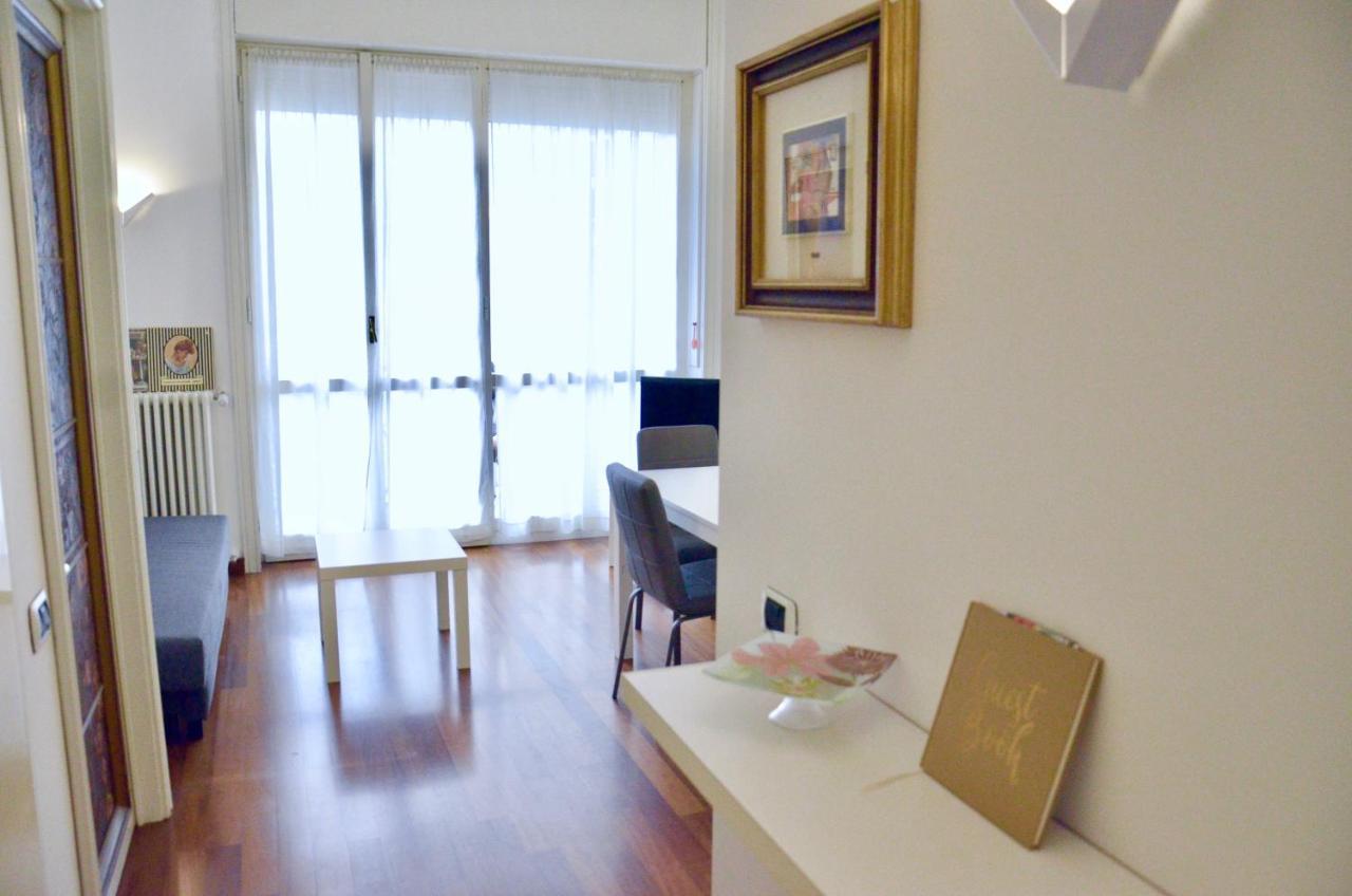 New Renovated Apartment With Balcony Porta Romana Milán Exterior foto